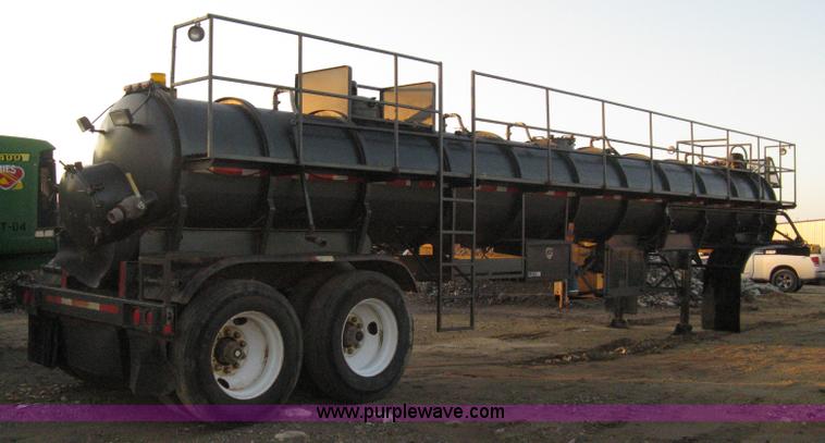 image for item A4488 1990 Harmon Tank Co. 1C21SN vacuum tanker trailer