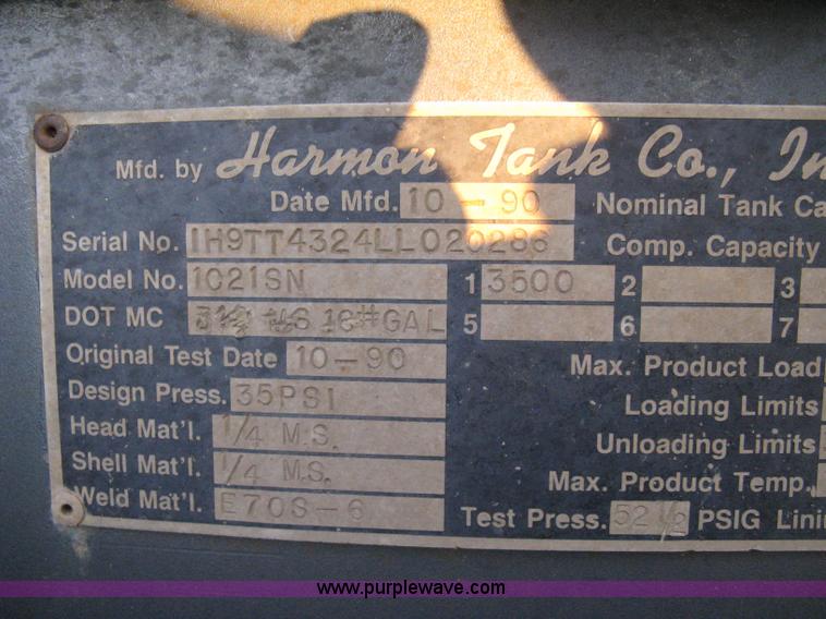 image for item A4488 1990 Harmon Tank Co. 1C21SN vacuum tanker trailer