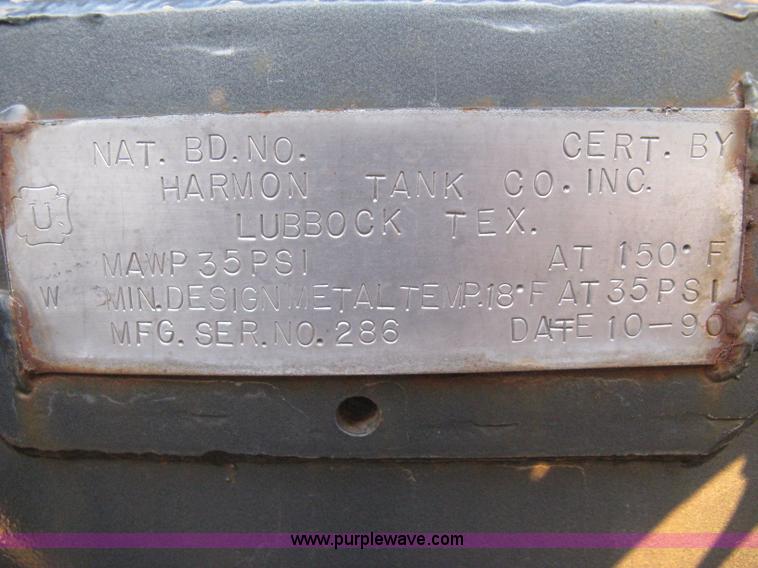 image for item A4488 1990 Harmon Tank Co. 1C21SN vacuum tanker trailer