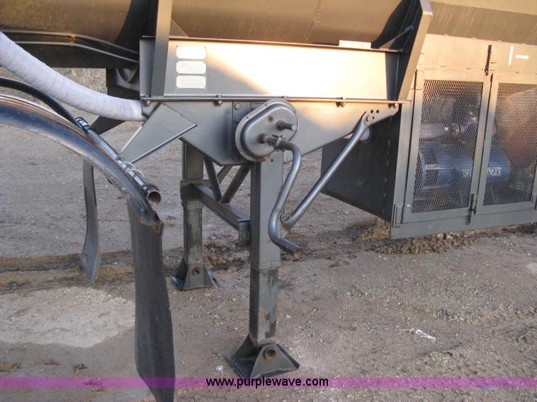 image for item A4488 1990 Harmon Tank Co. 1C21SN vacuum tanker trailer