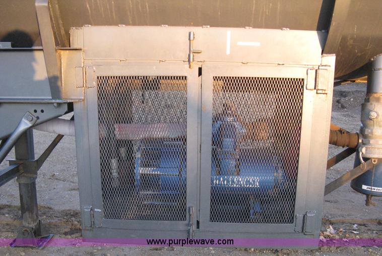 image for item A4488 1990 Harmon Tank Co. 1C21SN vacuum tanker trailer