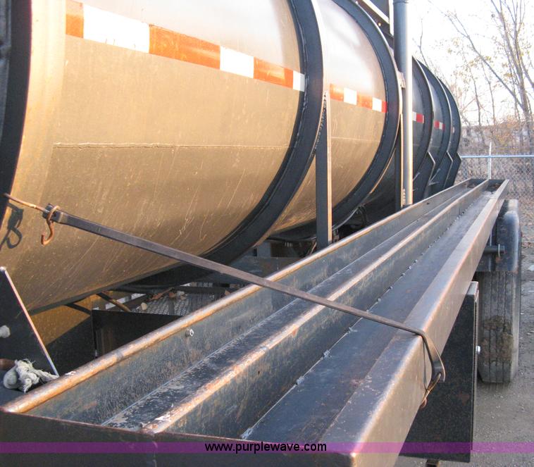 image for item A4488 1990 Harmon Tank Co. 1C21SN vacuum tanker trailer