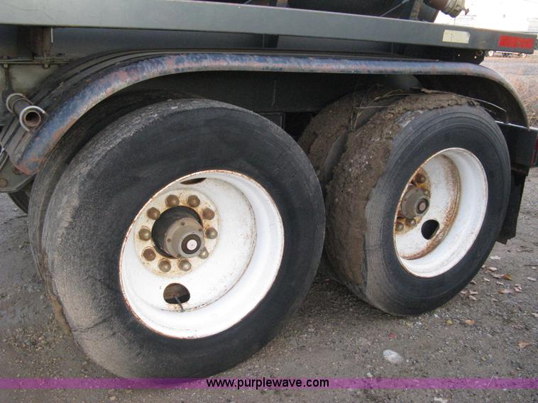 image for item A4488 1990 Harmon Tank Co. 1C21SN vacuum tanker trailer