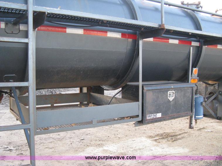 image for item A4488 1990 Harmon Tank Co. 1C21SN vacuum tanker trailer