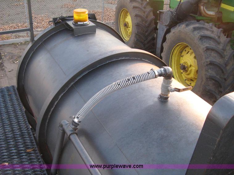 image for item A4488 1990 Harmon Tank Co. 1C21SN vacuum tanker trailer