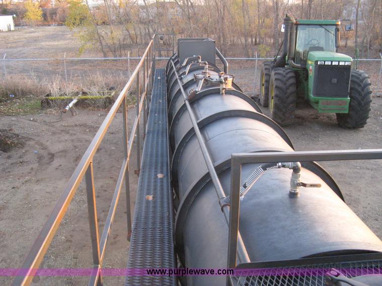 image for item A4488 1990 Harmon Tank Co. 1C21SN vacuum tanker trailer