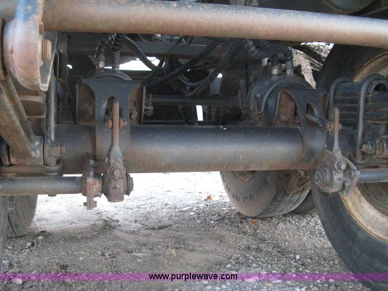 image for item A4488 1990 Harmon Tank Co. 1C21SN vacuum tanker trailer