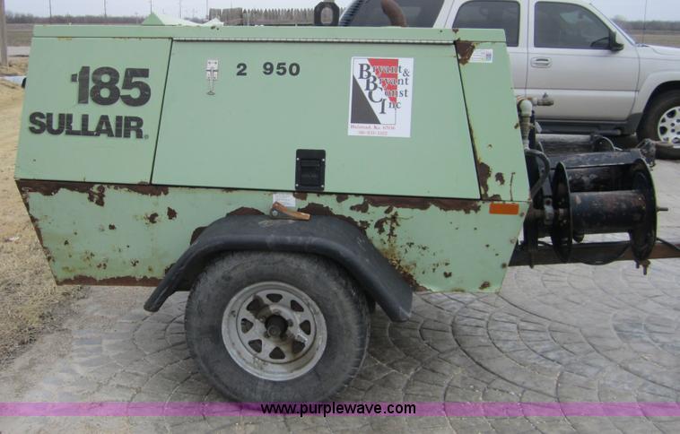 image for item A5686 Sullair 185 air compressor
