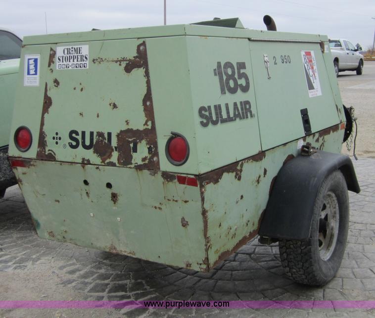 image for item A5686 Sullair 185 air compressor