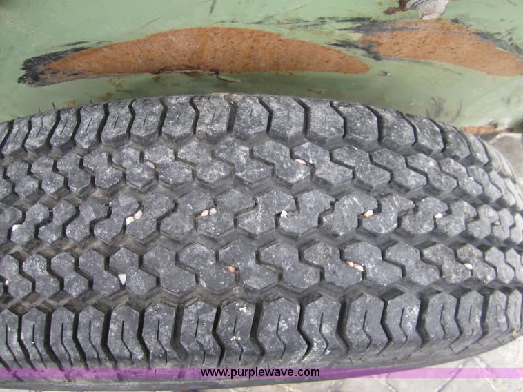 image for item A5686 Sullair 185 air compressor