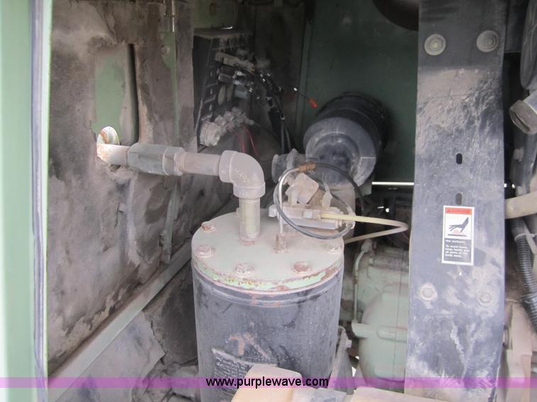 image for item A5686 Sullair 185 air compressor