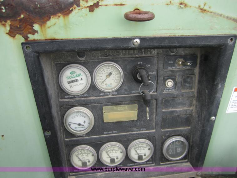 image for item A5686 Sullair 185 air compressor