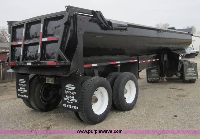 image for item A5689 1975 Fruehauf 30' dump trailer