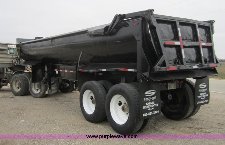 image for item A5689 1975 Fruehauf 30' dump trailer