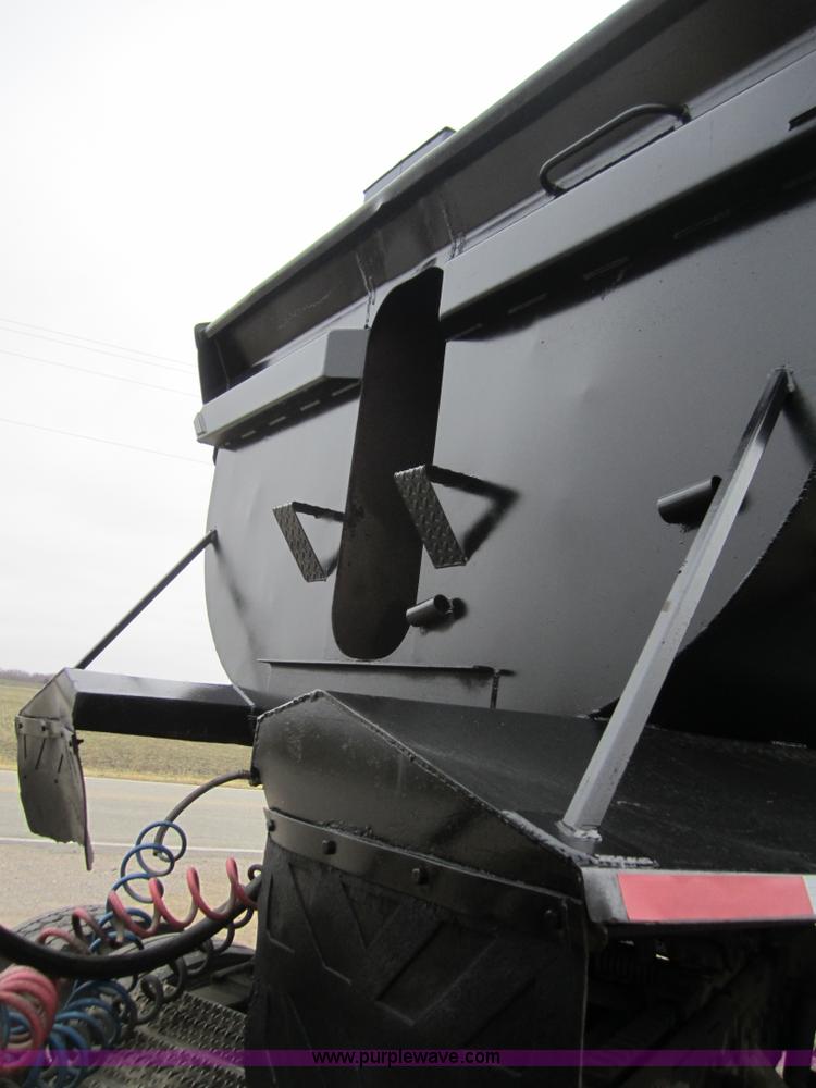 image for item A5689 1975 Fruehauf 30' dump trailer