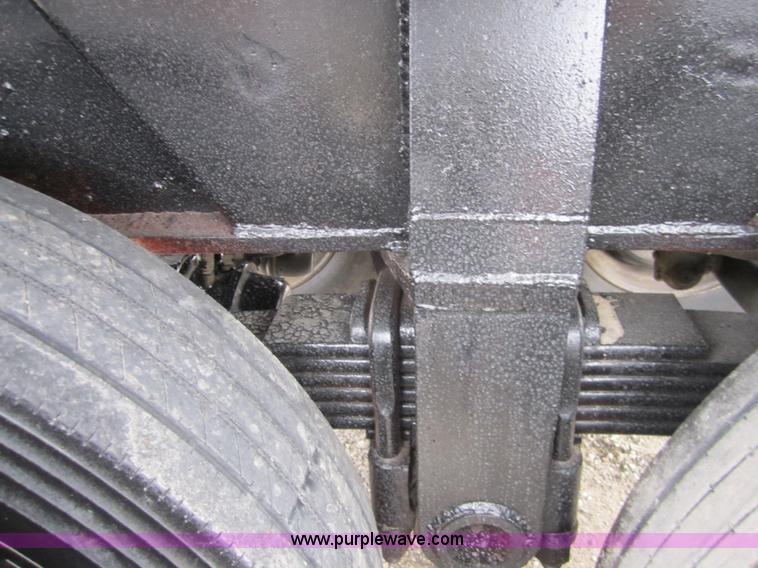 image for item A5689 1975 Fruehauf 30' dump trailer