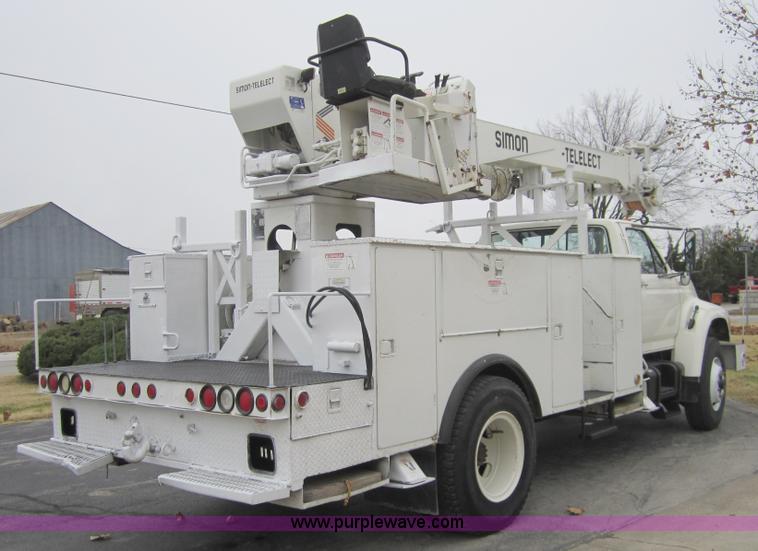 image for item A5690 1995 Ford F800 digger truck