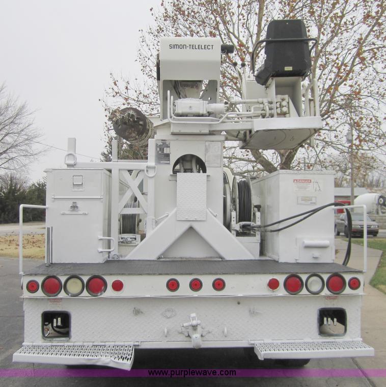 image for item A5690 1995 Ford F800 digger truck