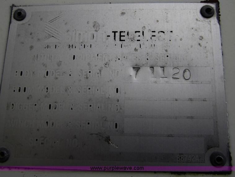 image for item A5690 1995 Ford F800 digger truck