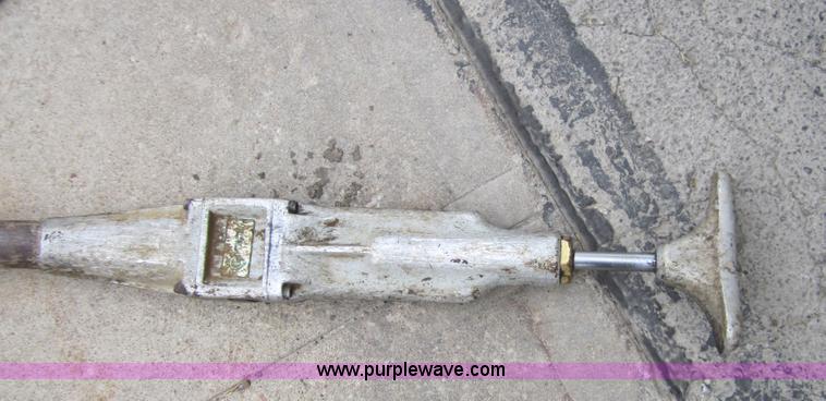 image for item A5690 1995 Ford F800 digger truck