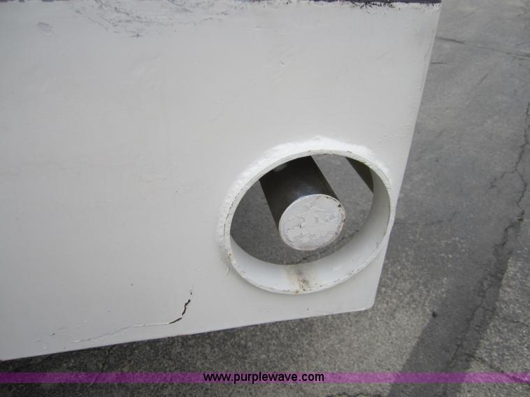 image for item A5690 1995 Ford F800 digger truck