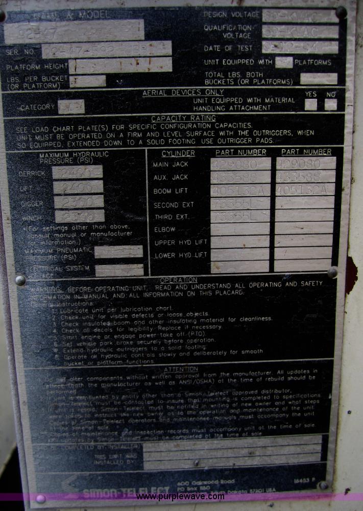 image for item A5690 1995 Ford F800 digger truck