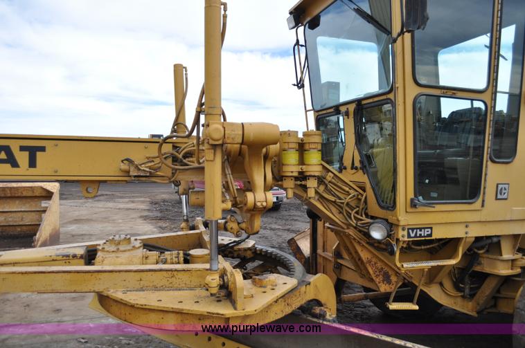 image for item A5739 1989 Caterpillar 140G motor grader