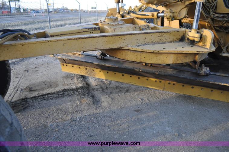 image for item A5739 1989 Caterpillar 140G motor grader