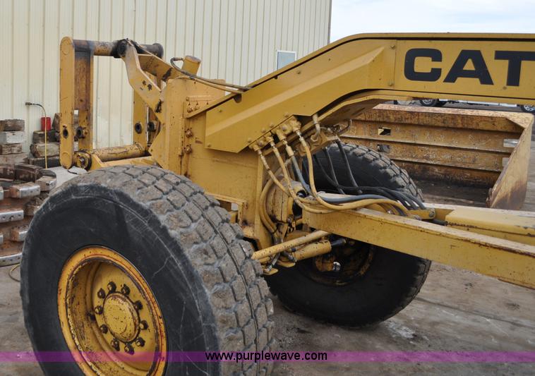 image for item A5739 1989 Caterpillar 140G motor grader