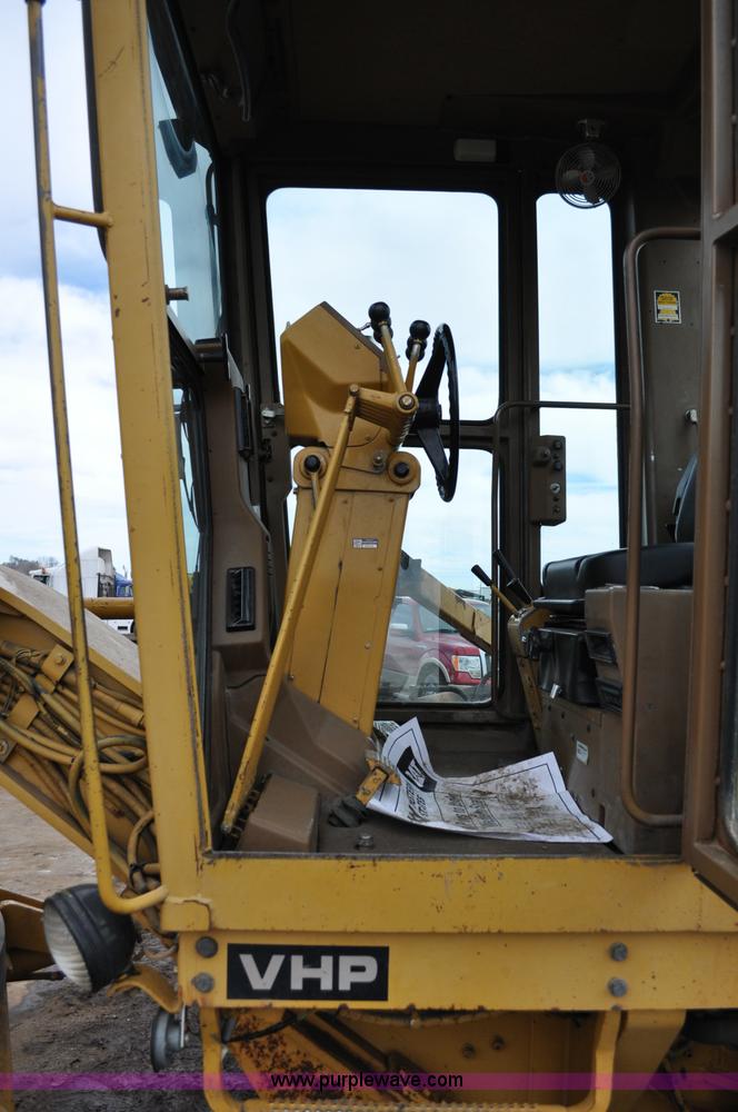 image for item A5739 1989 Caterpillar 140G motor grader