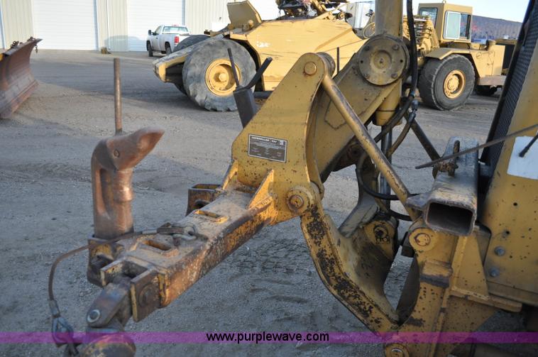 image for item A5739 1989 Caterpillar 140G motor grader