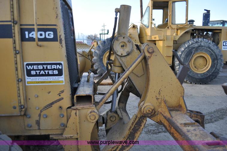 image for item A5739 1989 Caterpillar 140G motor grader