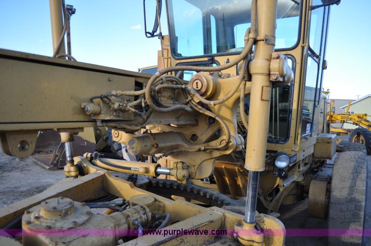 image for item A5739 1989 Caterpillar 140G motor grader