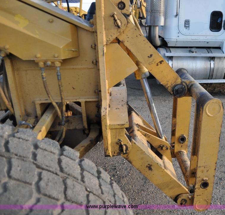 image for item A5739 1989 Caterpillar 140G motor grader