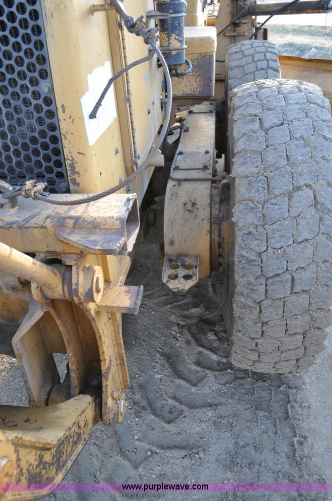image for item A5739 1989 Caterpillar 140G motor grader