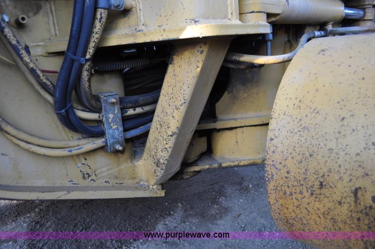 image for item A5739 1989 Caterpillar 140G motor grader