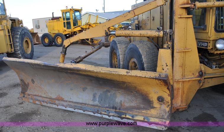 image for item A5739 1989 Caterpillar 140G motor grader