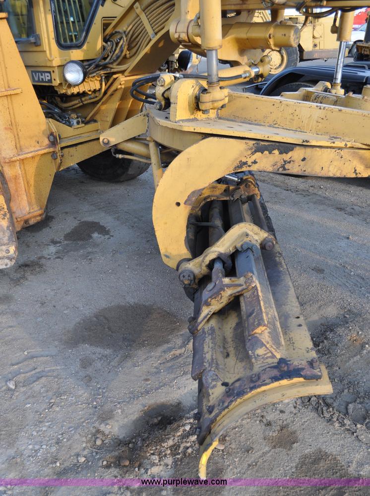 image for item A5739 1989 Caterpillar 140G motor grader