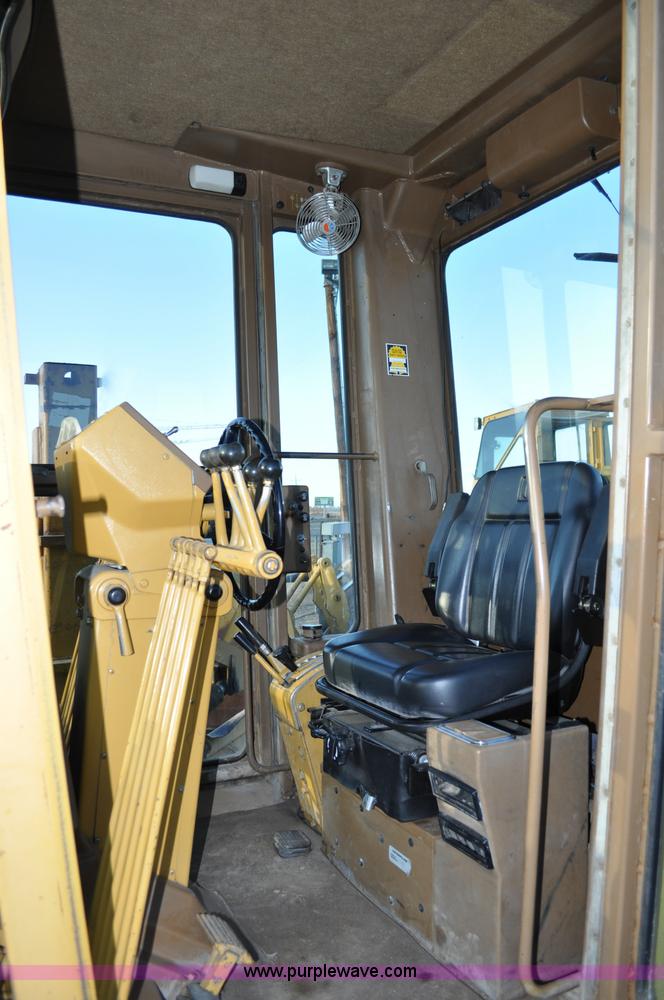 image for item A5739 1989 Caterpillar 140G motor grader