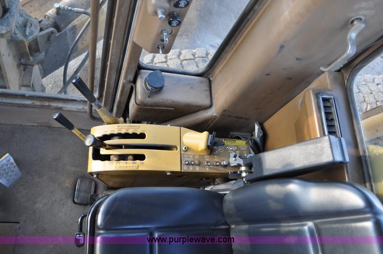 image for item A5739 1989 Caterpillar 140G motor grader
