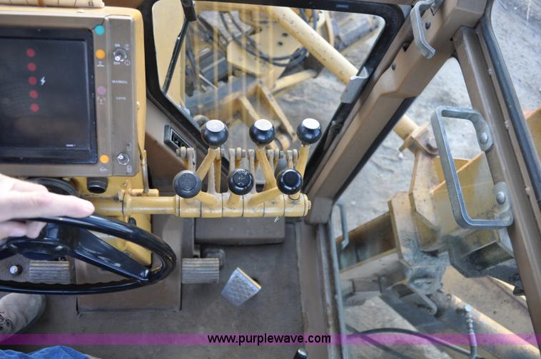 image for item A5739 1989 Caterpillar 140G motor grader
