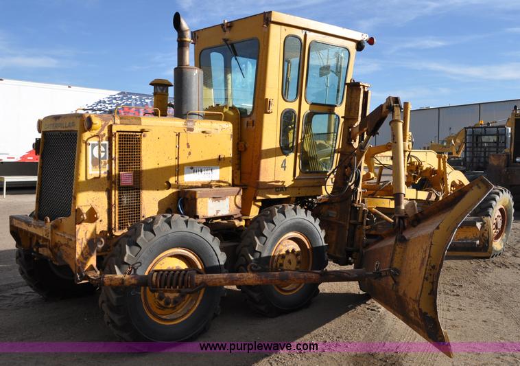 image for item A5749 1976 Caterpillar 120G motor grader