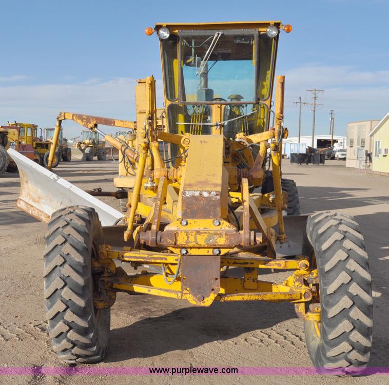 image for item A5749 1976 Caterpillar 120G motor grader