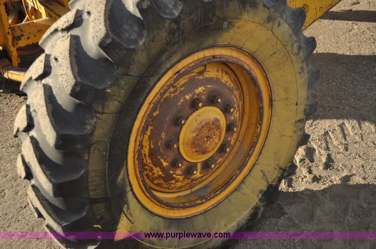 image for item A5749 1976 Caterpillar 120G motor grader