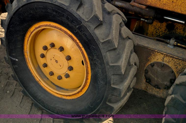 image for item A5749 1976 Caterpillar 120G motor grader