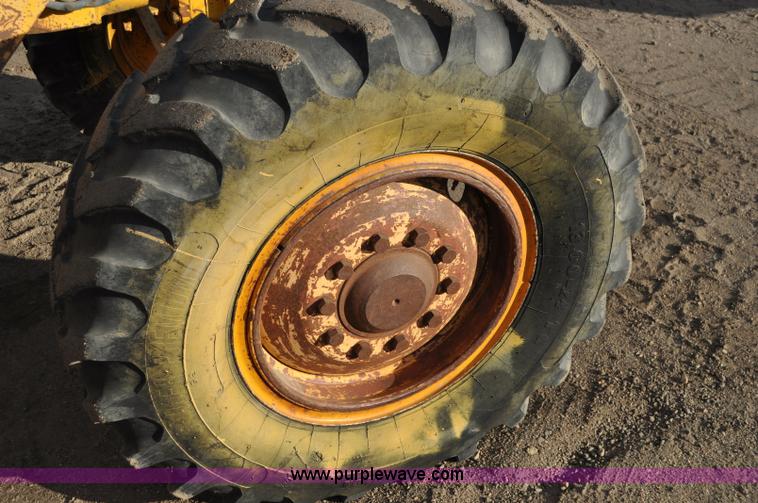 image for item A5749 1976 Caterpillar 120G motor grader