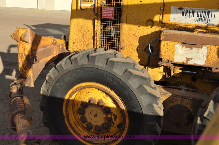 image for item A5749 1976 Caterpillar 120G motor grader