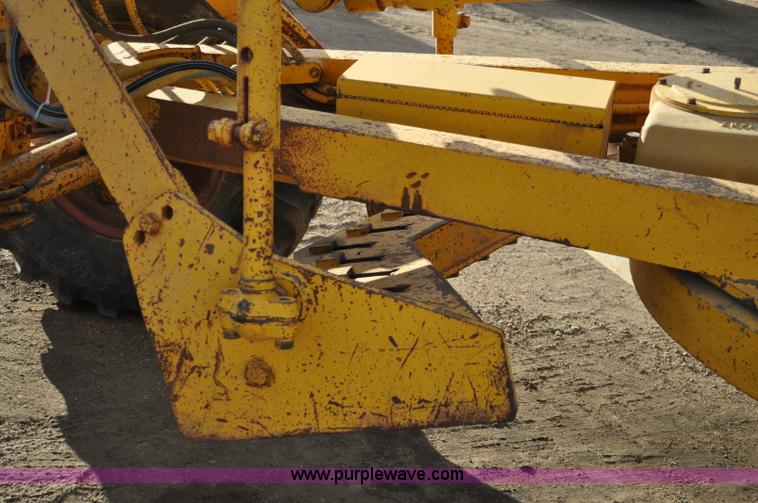 image for item A5749 1976 Caterpillar 120G motor grader