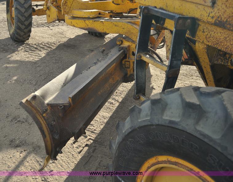 image for item A5749 1976 Caterpillar 120G motor grader