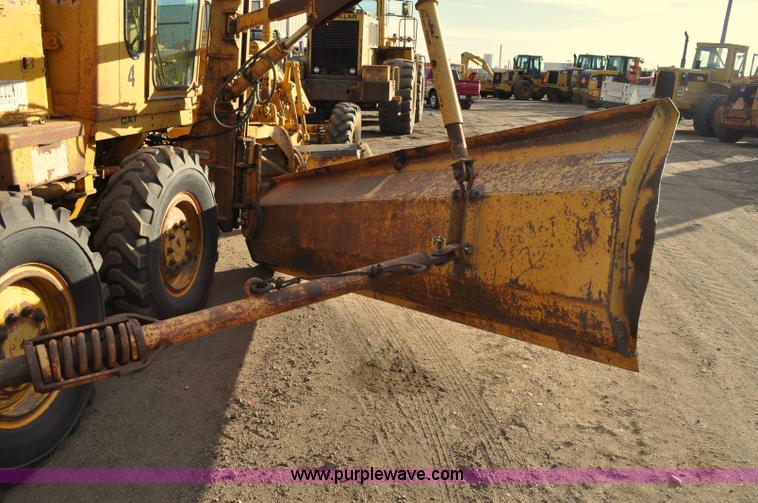 image for item A5749 1976 Caterpillar 120G motor grader